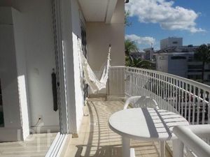 Image 29 - 836986