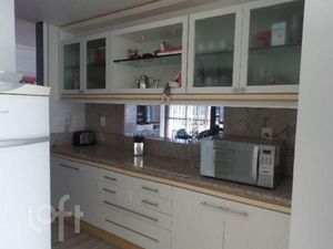 Image 15 - 836986