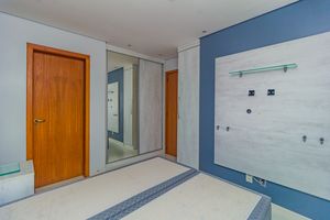 Image 19 - 837052