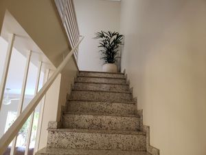 Image 4 - 837059
