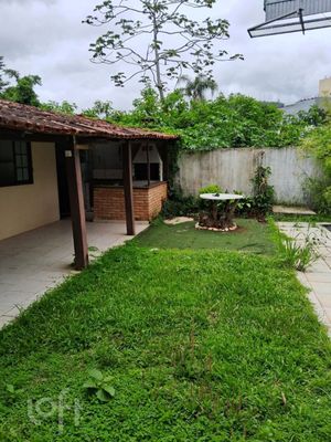 Image 5 - 837152