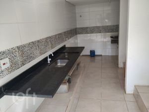 Image 5 - 837251
