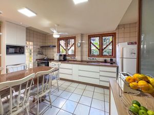 Image 33 - 837339