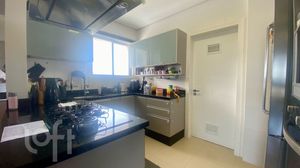 Image 4 - 837425