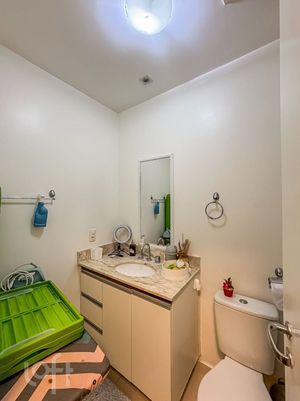 Image 19 - 837439
