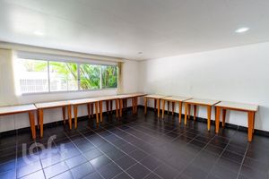 Image 37 - 837478