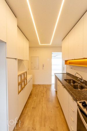 Image 8 - 837478