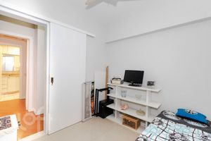 Image 19 - 837487