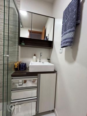 Image 21 - 837515