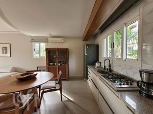 Image 9 - 837525