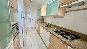 Image 11 - 837600