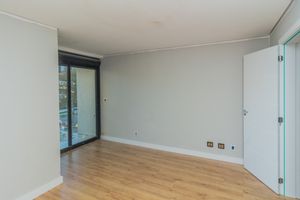 Image 19 - 837607