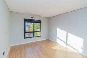 Image 11 - 837618