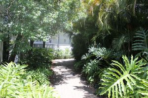 Image 25 - 837646