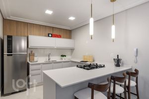 Image 11 - 837647