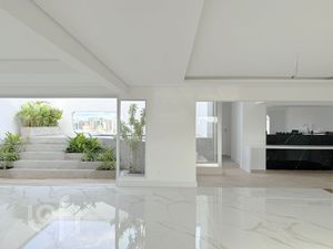 Image 9 - 837691