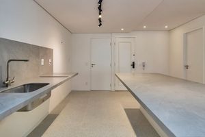 Image 4 - 837750
