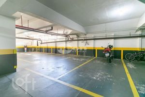Image 21 - 837796