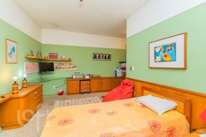 Image 22 - 837859