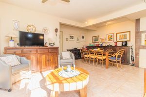 Image 11 - 837859