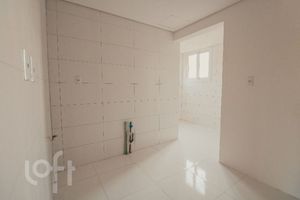 Image 3 - 837892