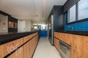 Image 9 - 838091