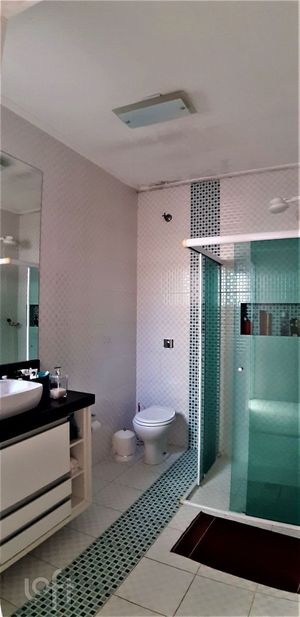Image 19 - 838279