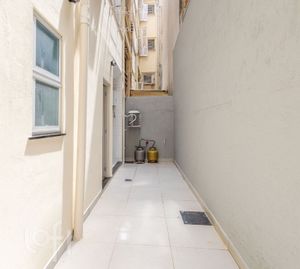 Image 34 - 838281