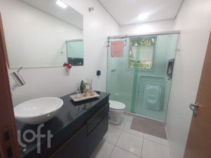 Image 4 - 838357