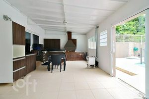 Image 20 - 838426