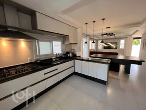 Image 4 - 838556