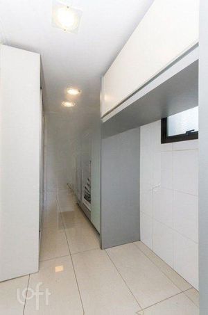 Image 7 - 838558
