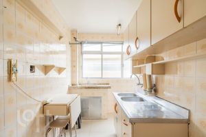 Image 11 - 838658
