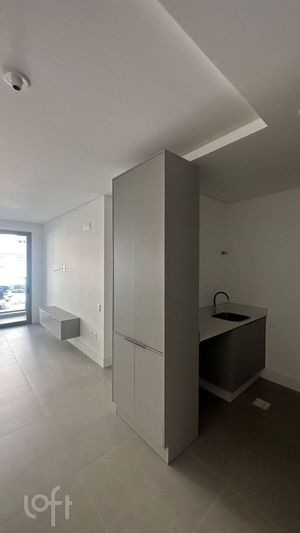 Image 1 - 838748