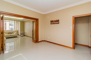 Image 15 - 838911