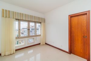 Image 21 - 838911