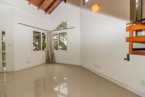 Image 19 - 838976