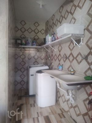Image 9 - 838995