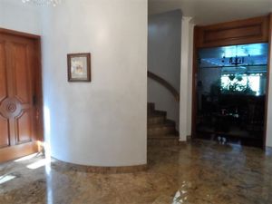 Image 19 - 839053