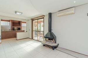 Image 19 - 839071
