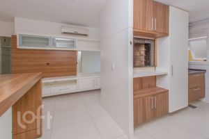 Image 7 - 839180