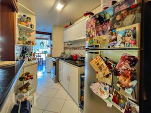 Image 4 - 839206