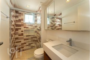 Image 8 - 839251