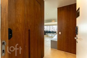 Image 19 - 839251