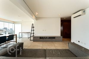 Image 4 - 839251