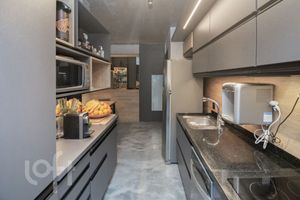 Image 18 - 839312