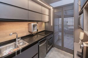 Image 17 - 839312