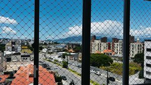 Image 12 - 839391