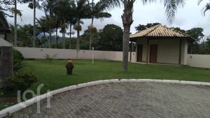 Image 3 - 839896