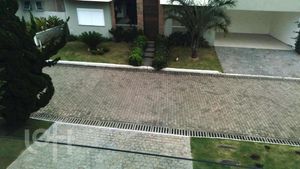 Image 16 - 839896